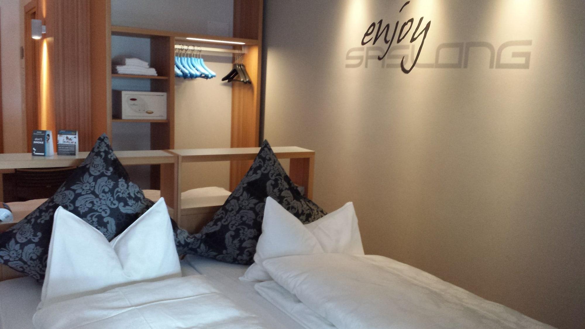 Smart Hotel Saslong Santa Cristina Val Gardena Exterior photo
